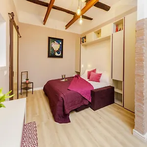 Vicky's Luxury Apartment