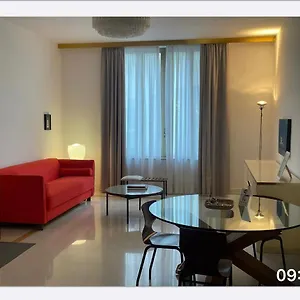 Corso Novara 5 Design Apartment